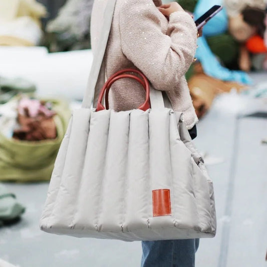 Fashionable Large Capacity Pet Bag Dog Handbag Winter Warm Cat Bag Portable One Shoulder Dog Bag Pet Carrier Backpack - Annie Paw Weardog bagAnnie Paw Wear